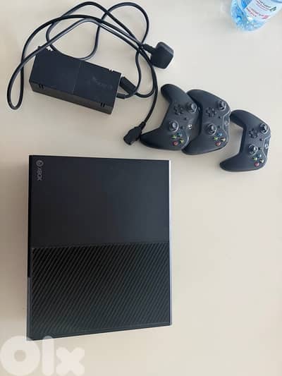 xbox one + 3 controllers + 12 games