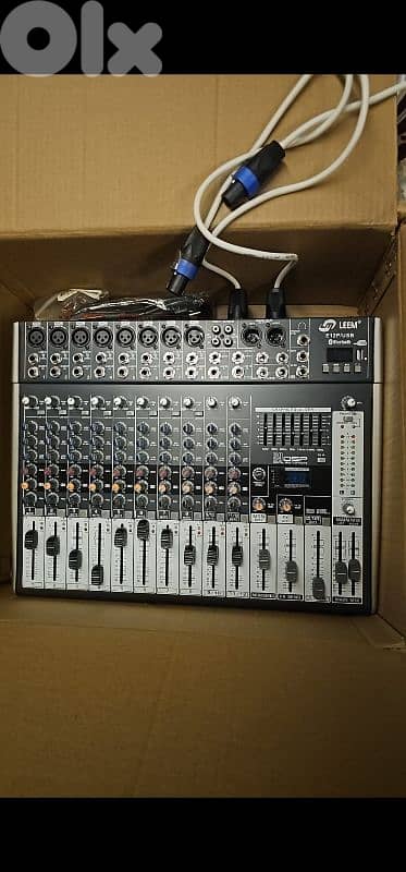 2 speakers with mixer