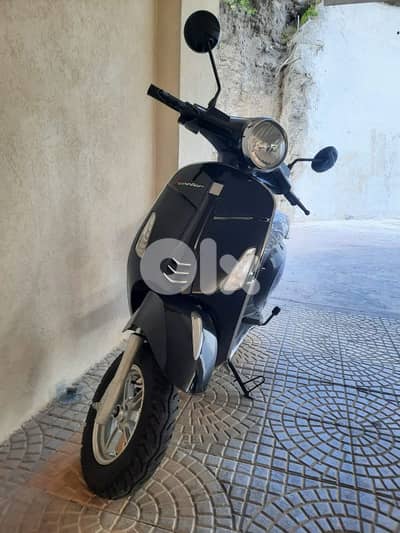 Electric Vespa like new(2il si3ir byin2as 2akeed)