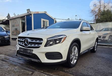 Mercedes GLA 250 4 matic 2018 Amg package clean carfax