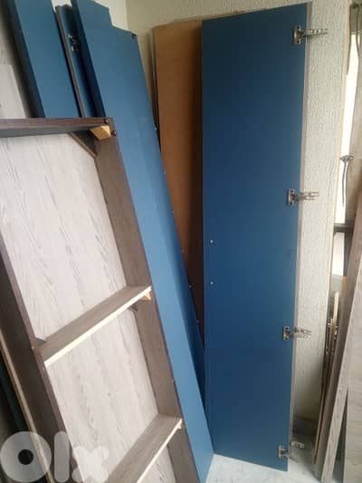 غرفه نوم  خزانه.  فرشه موجوذ للبيع استعمال 3 شهور فقط