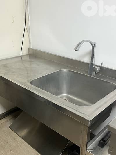 Wash basin with Mixer