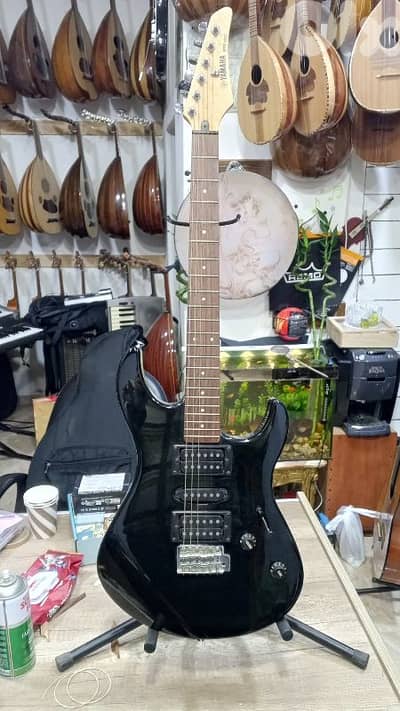 مجموعه من افضل الغيتارات الالكتريك