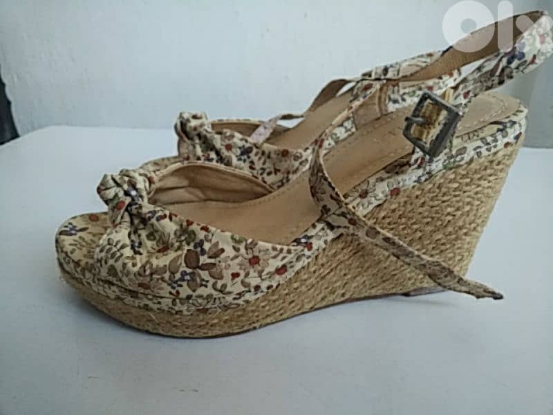 Wedge sandals (37) - Not Negotiable 2