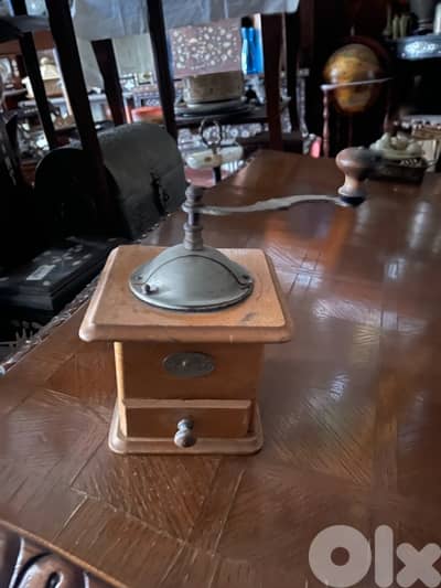 مطحنة قهوة انتيك