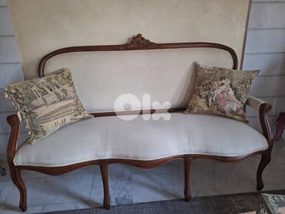 صالون ممتاز ٧ مقاعد  نظيف جدا