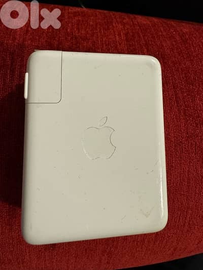 adapter 140 w macbook or iphone