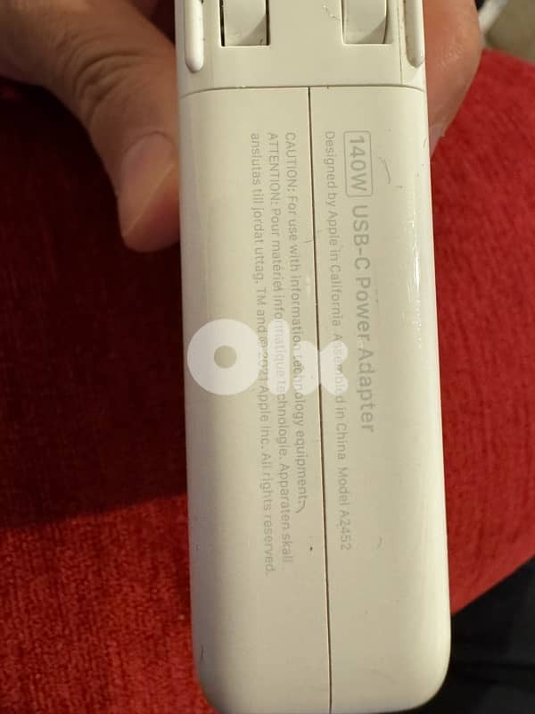 adapter 140 w macbook or iphone 1