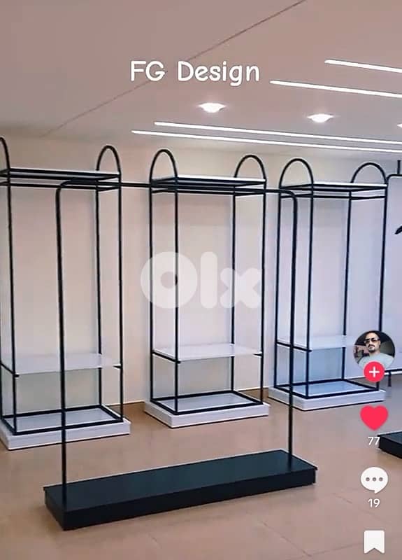 Clothing Store Décor – Display Stands 3