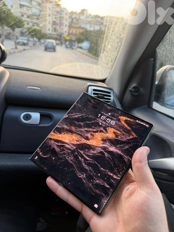 Huawei mate XT tri-fold 4