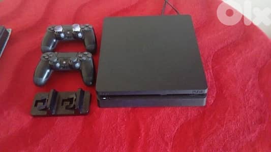 ps4 1tb 2 controller +cd disk