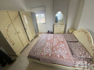 غرفة نوم كاملة خشب ايطالي ب ٢٧٠$