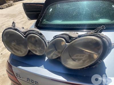 للبيع: أضوية أمامية Mercedes CLK320