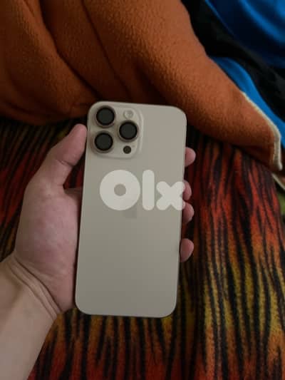 iphone 16 pro max like new , no customs