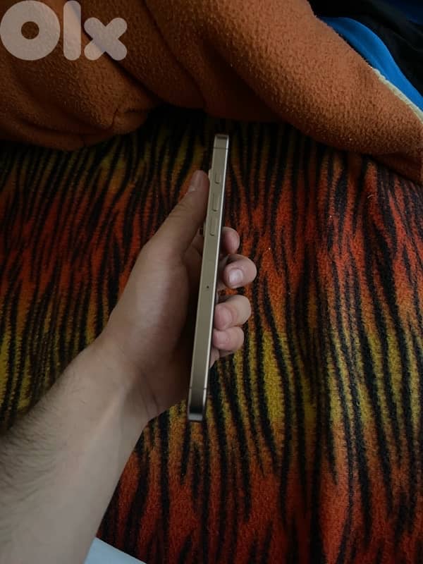 iphone 16 pro max like new , no customs 1