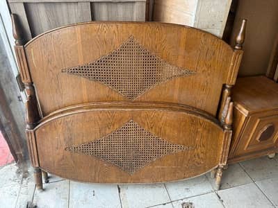 تختين مفرد ونص انتيك خشب زان قديمين قش مفارش منجدين كتير مرتبين وحلوين