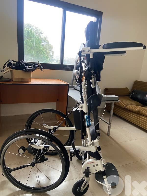 standing wheelchair 4