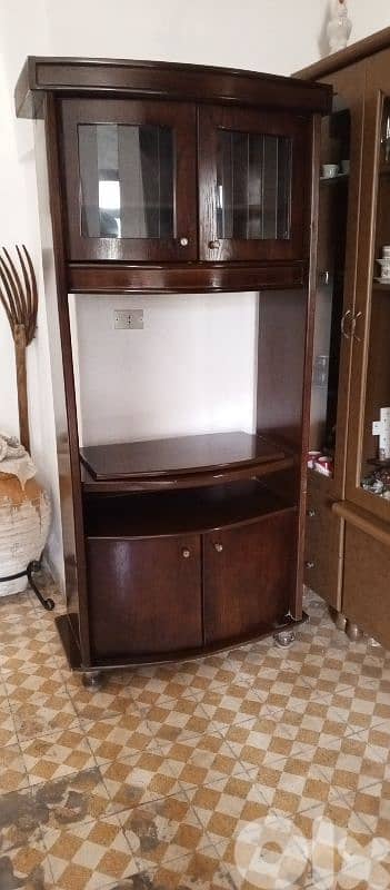 قاعدة تلفيزين