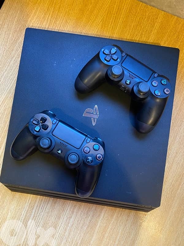 PS4 PRO (1TB) 2