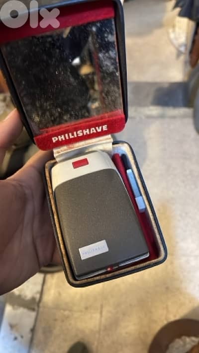 ماكينة حلاقة Philishave قديمة مع العلبة الأصلية