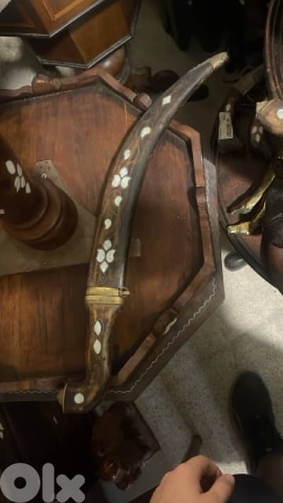 خناجر تراثية مزخرفة – أحجام مختلفة (صغير وكبير)