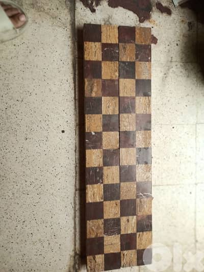 بلاط لتزييين ارضية المدخل او الغرف