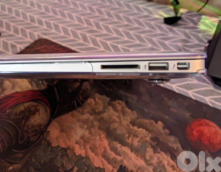 13" MacBook Air - MINT Condition - Amazing Battery 4