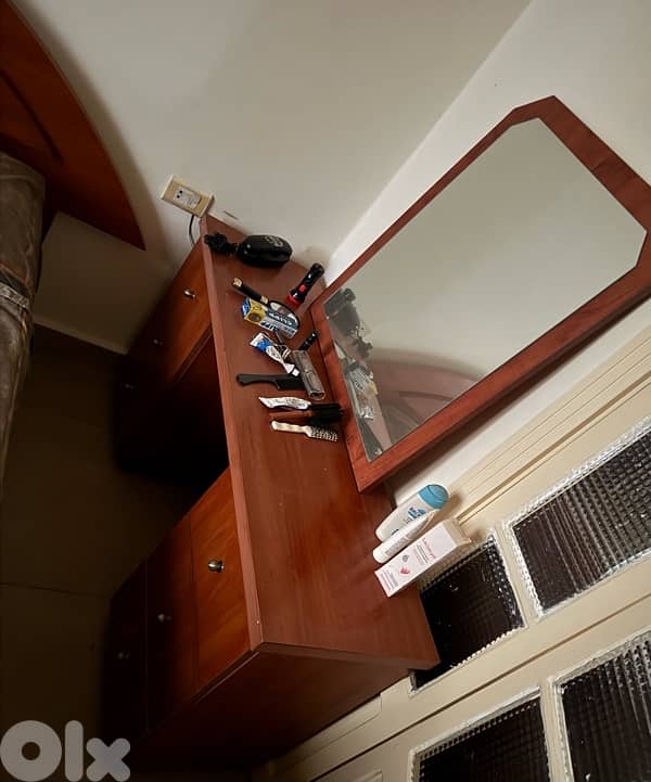 bed room good condition 3