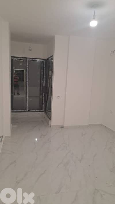 محل 55 متر شارع مار الياس الريسي