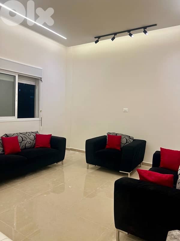 living room in very good condition 1