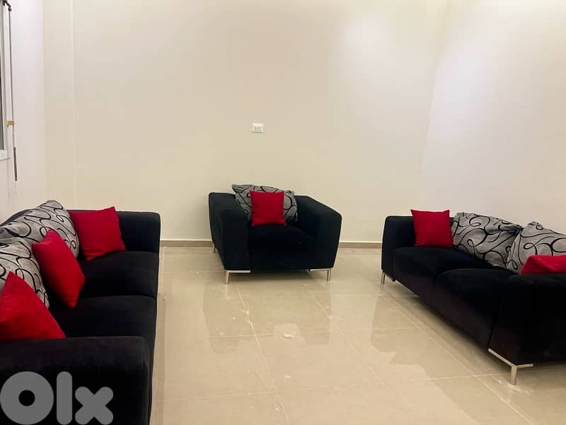 living room in very good condition 2