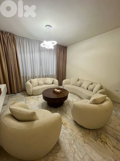 صالون للبيع salon for sale