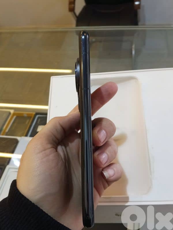 Huawei Pura 70 Ultra 5