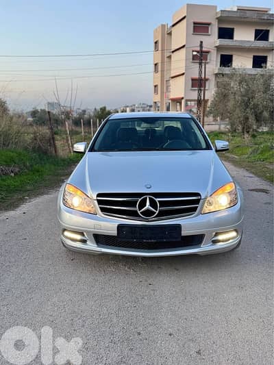 Mercedes-Benz C180  2010