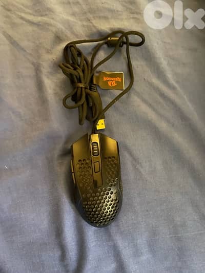 redragon mouse perfect for gaming. perfect condition and new!
