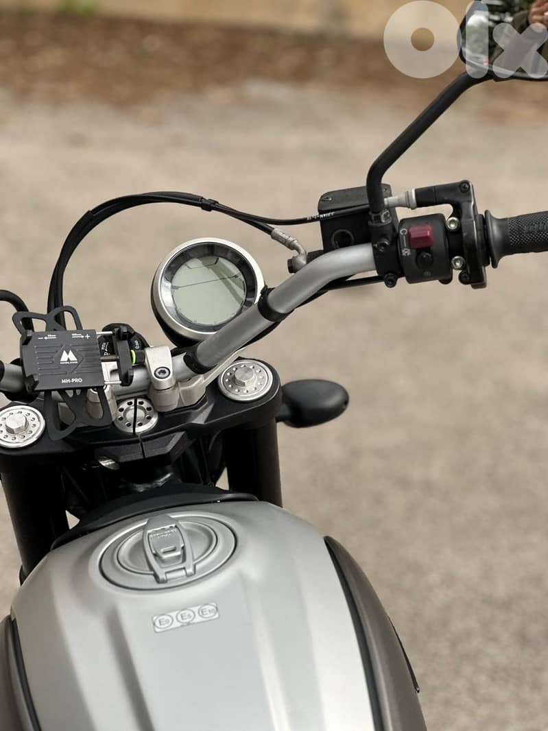 Like new Ducati Scrambler with very low mileage 1