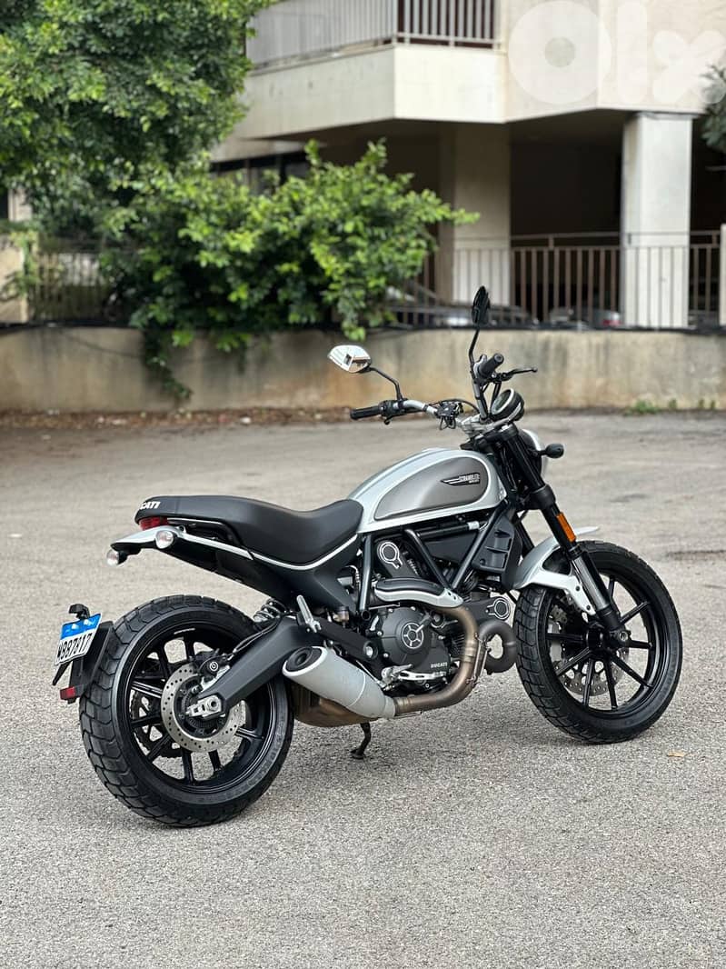 Like new Ducati Scrambler with very low mileage 4