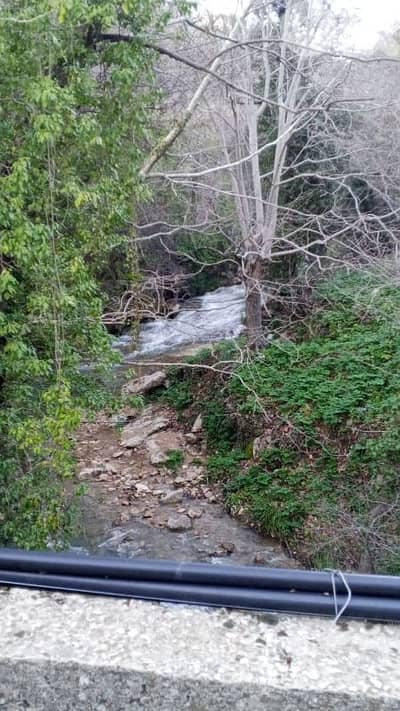 أرض للبيع في البتلون land for sale in batloun chouf الشوف