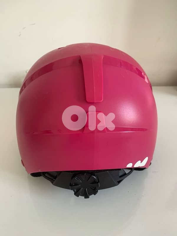 Ski helmet, goggles and gloves 2