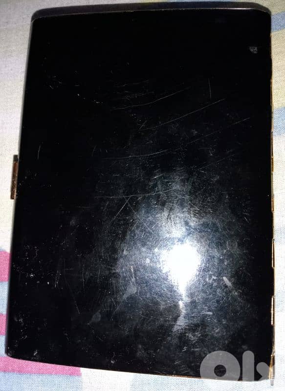 vintage metal case, likely a cigarette case 1
