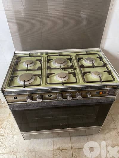 غاز إلماني ٧ عيون جديد مع فرن كبير