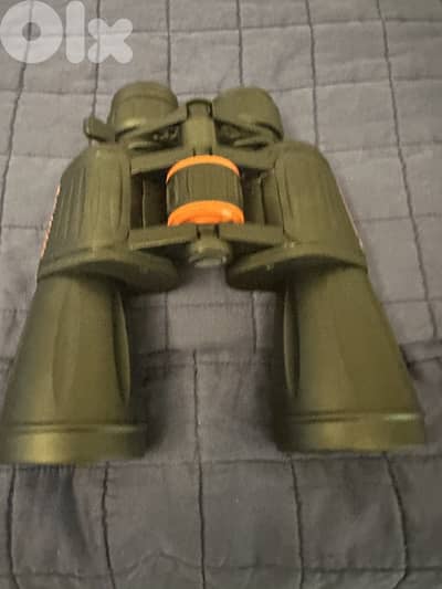 Celestron 30x50 Zoom Binoculars – Excellent Condition