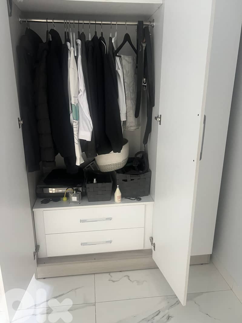 Like New Closet 3 + Table 4