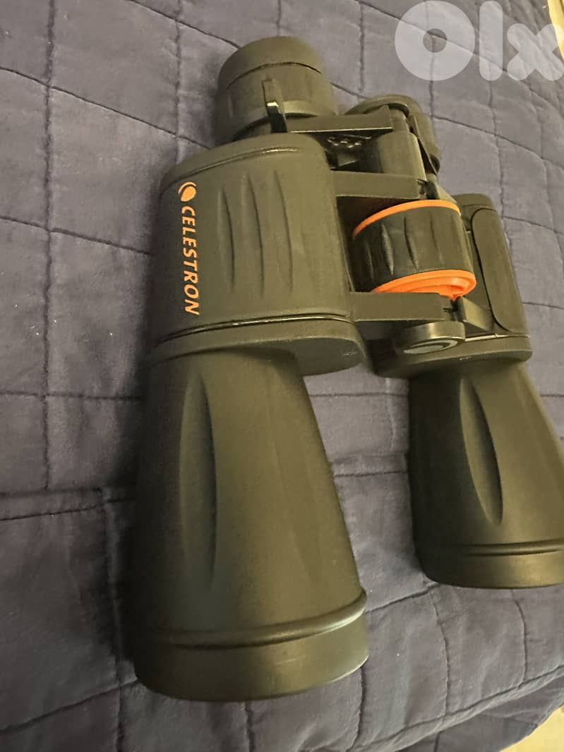 Celestron 30x50 Zoom Binoculars – Excellent Condition 1