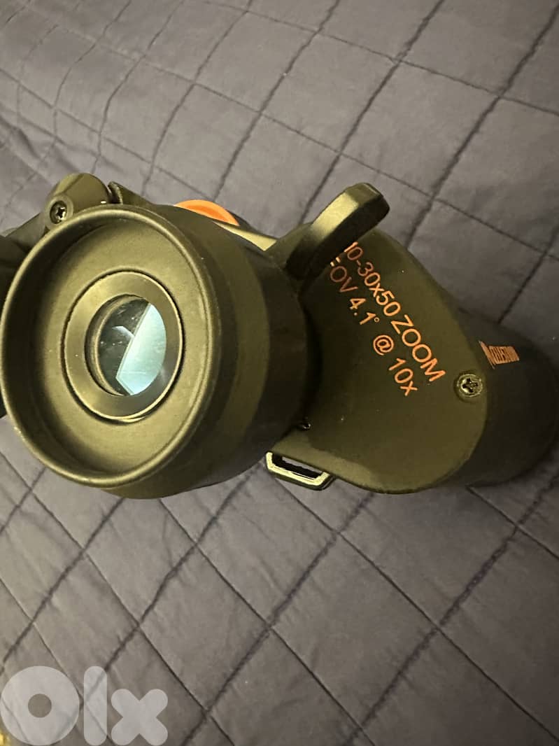 Celestron 30x50 Zoom Binoculars – Excellent Condition 2