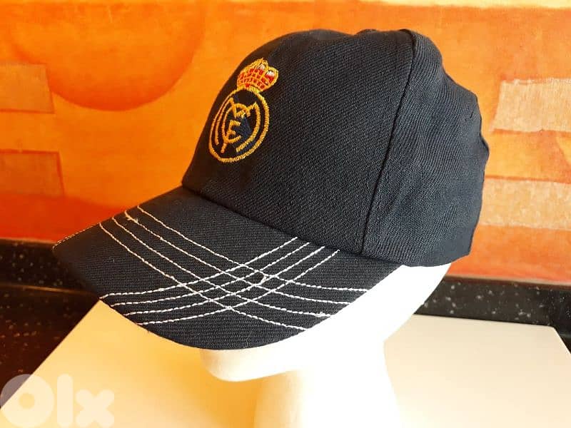 Big collection of luxurious n Fashionable Caps 8