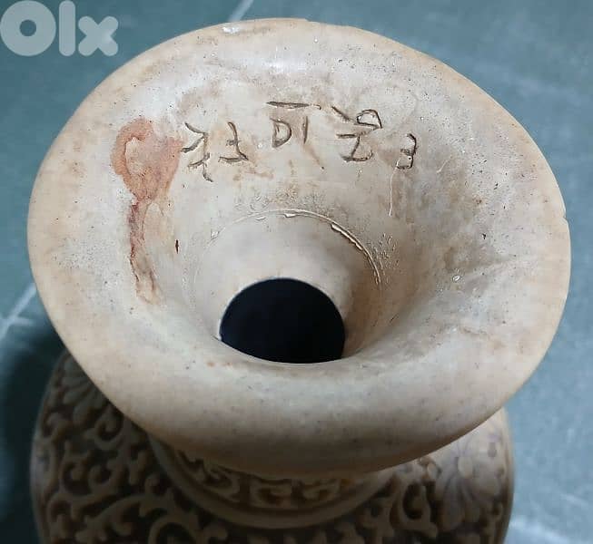 hand carved vase 2