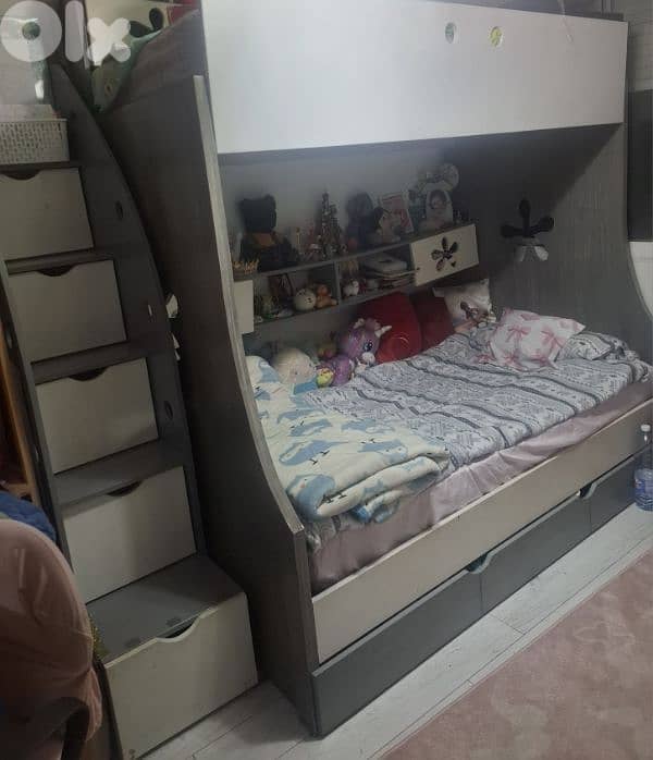 kids bedroom in good condition 4
