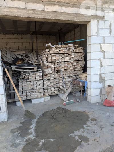 خشب دعم للعمار