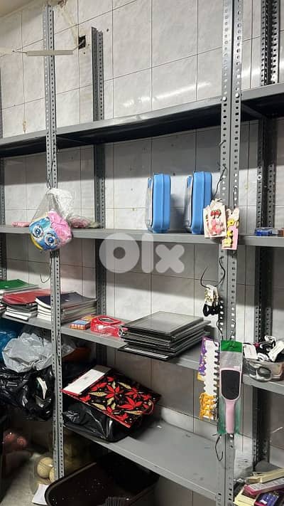 ٦٠ رف حديد بين ٤٠ سنتم و ٣٠ سنتم و ٤٠ زاوية حديد  الزاوية ٢. ٥ متر